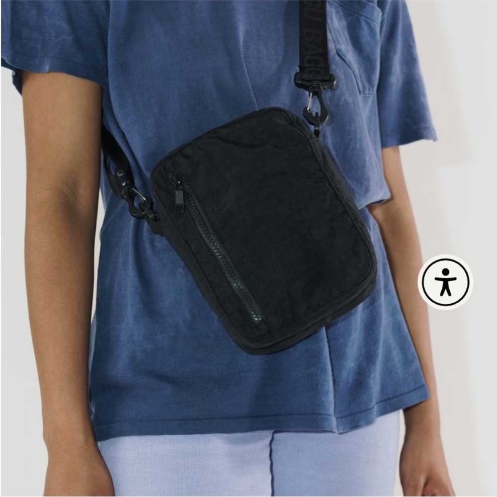 Baggu sport crossbody in black